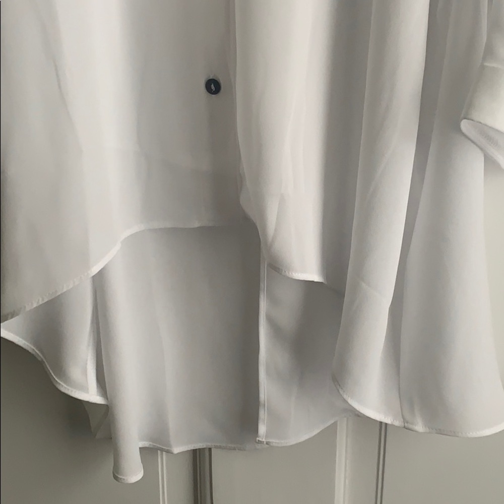 Open shoulder button up top - Picture 4 of 5